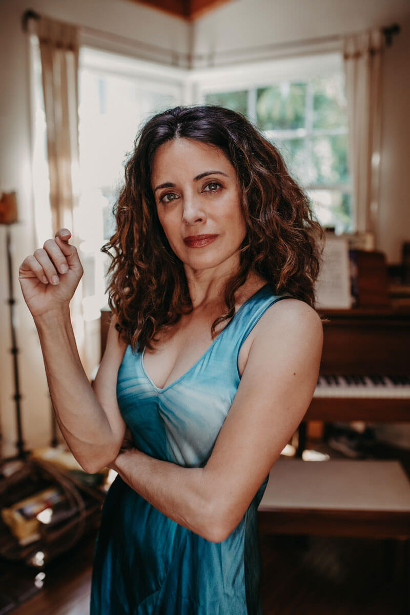 Alanna Ubach