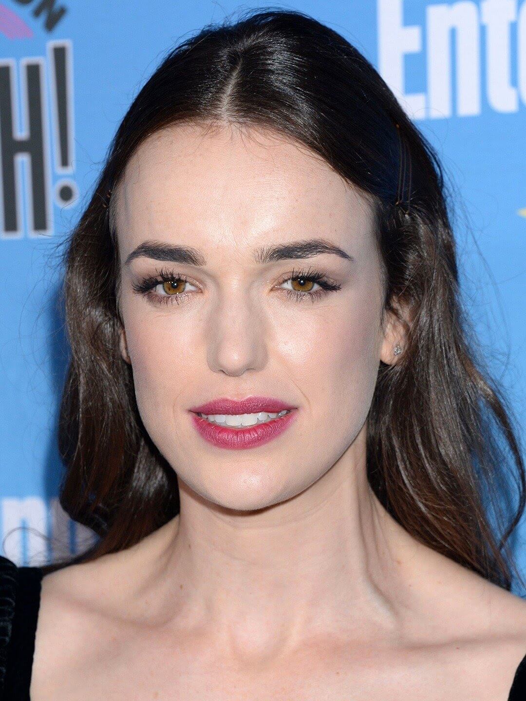 Elizabeth Henstridge