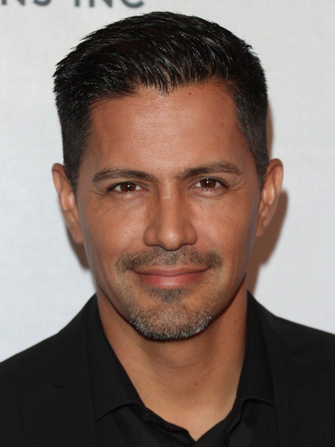 Jay Hernandez