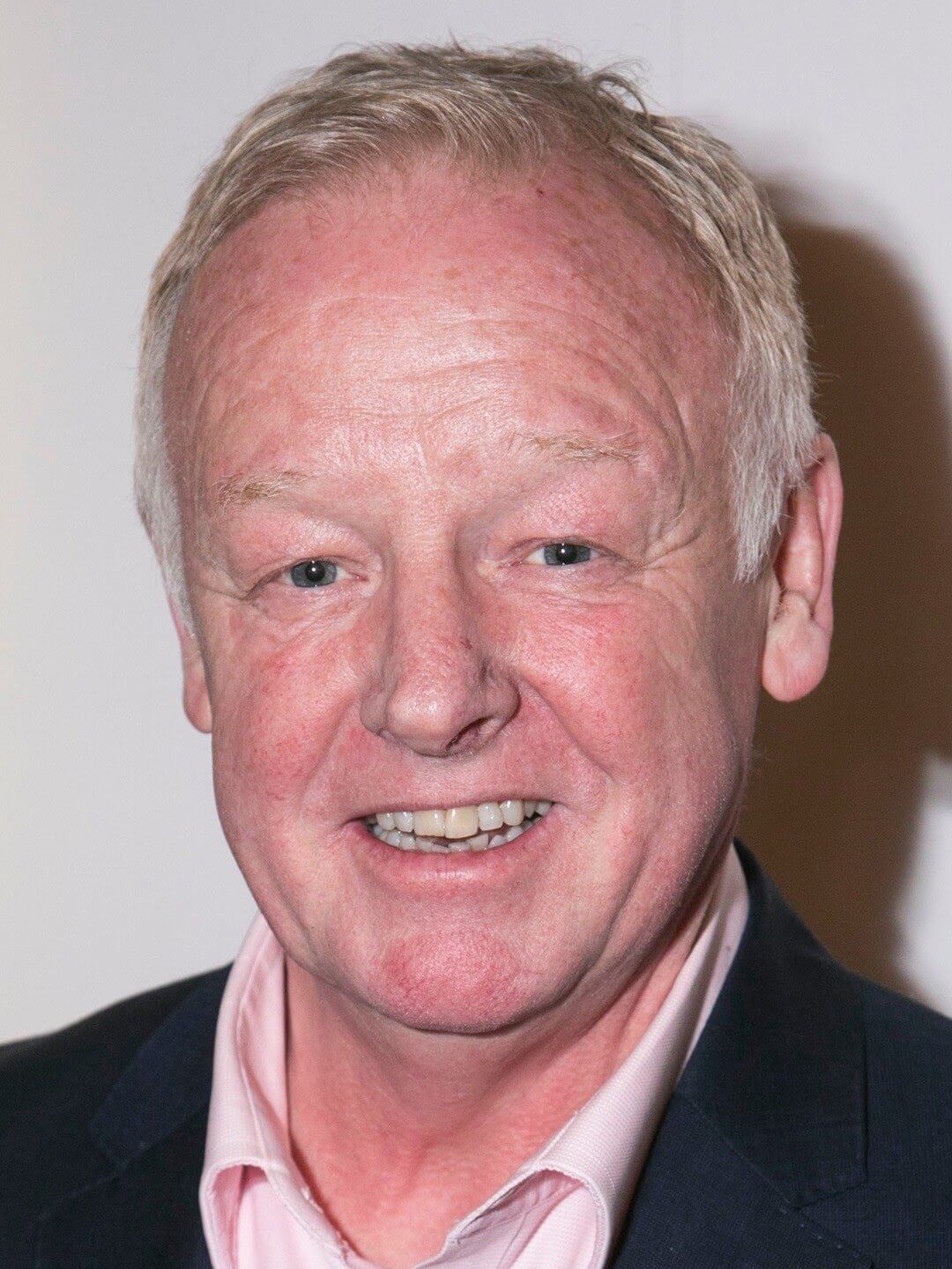 Les Dennis