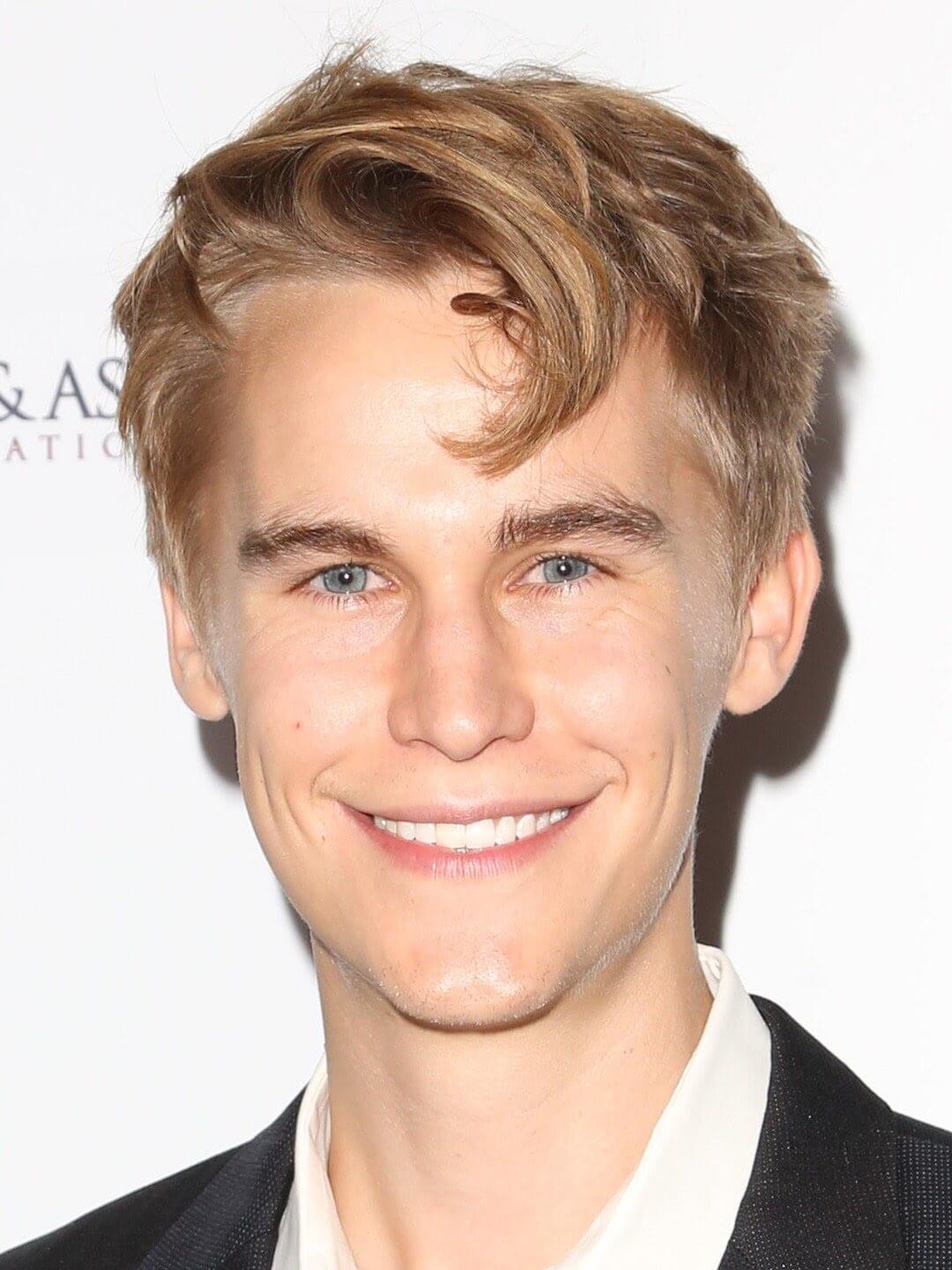 Rhys Wakefield