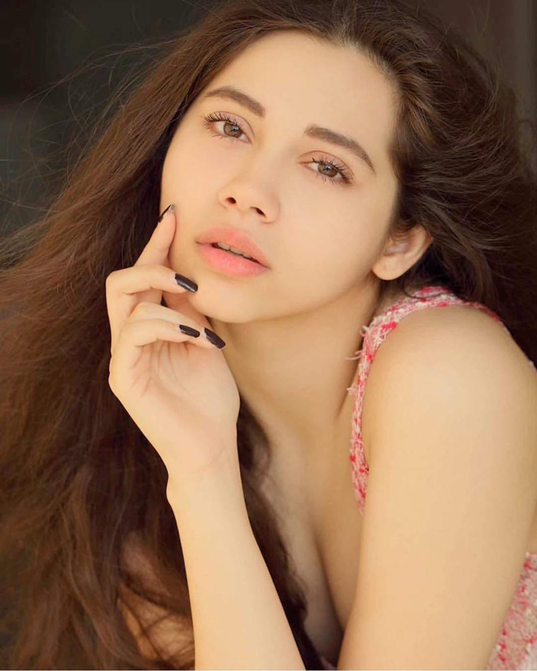 Zara Khan (Sashaa Agha)